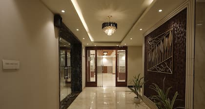 The Golden Crown Hotel Banquet & Cafe