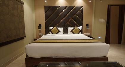 The Golden Crown Hotel Banquet & Cafe