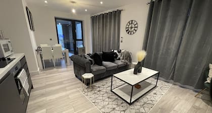 Stylish 2 Bedroom Flat in South Croydon