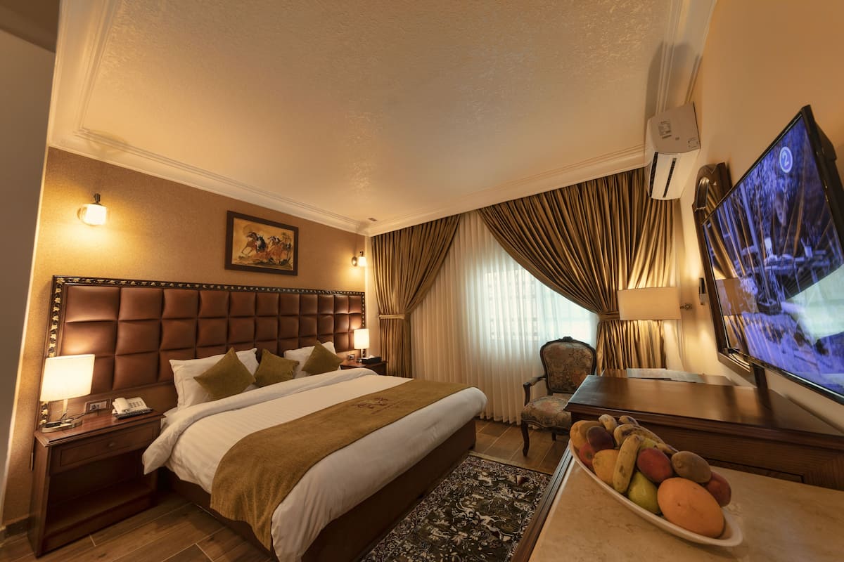 Deluxe Double Room, 1 Bedroom, Non Smoking, City View | Cadar kapas Mesir, peralatan tempat tidur premium, tilam berlapik