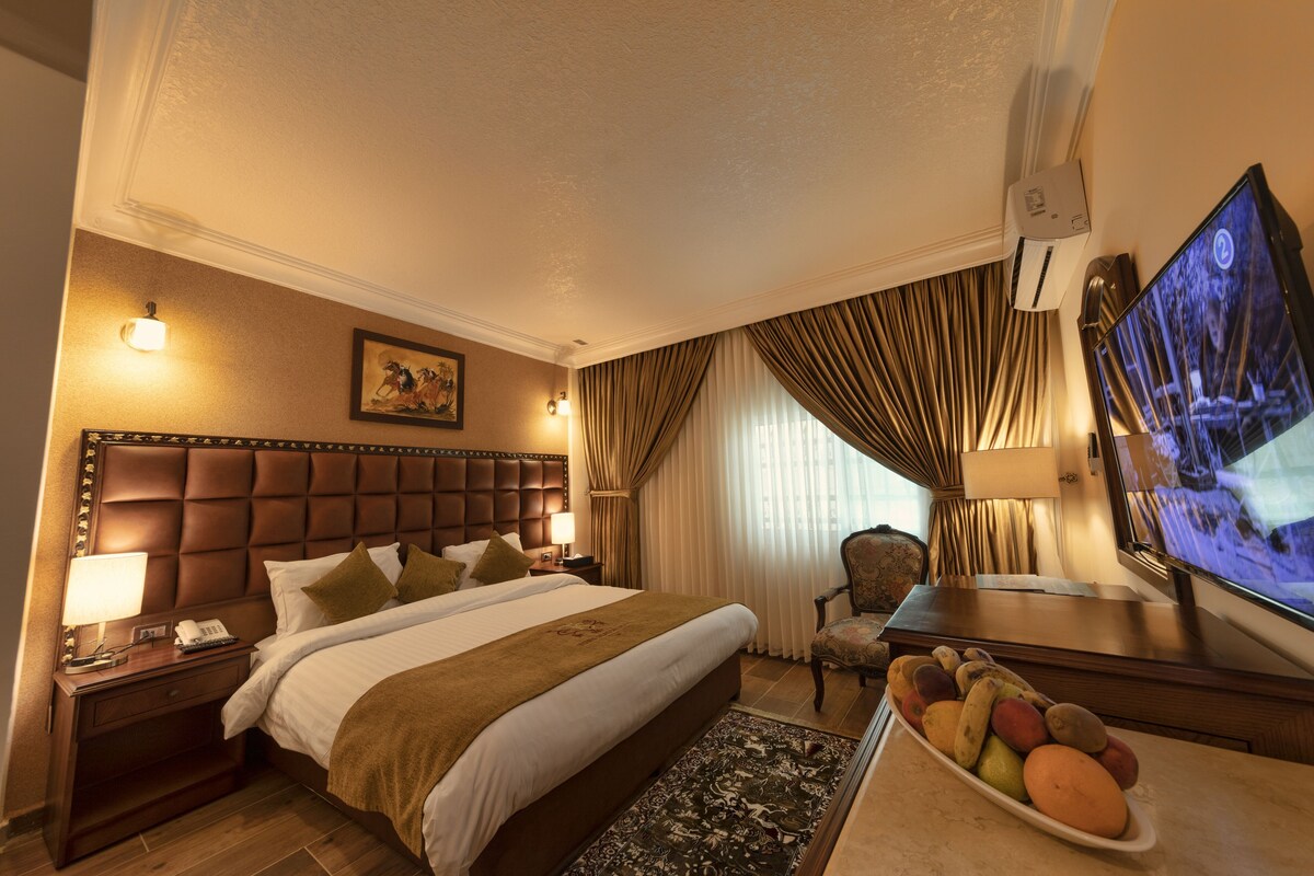 Egyptian cotton sheets, premium bedding, pillowtop beds