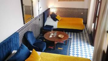 Traditional-Doppel- oder -Zweibettzimmer
