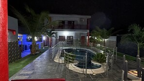 Outdoor pool - Résidence BANA (Ngaparou)