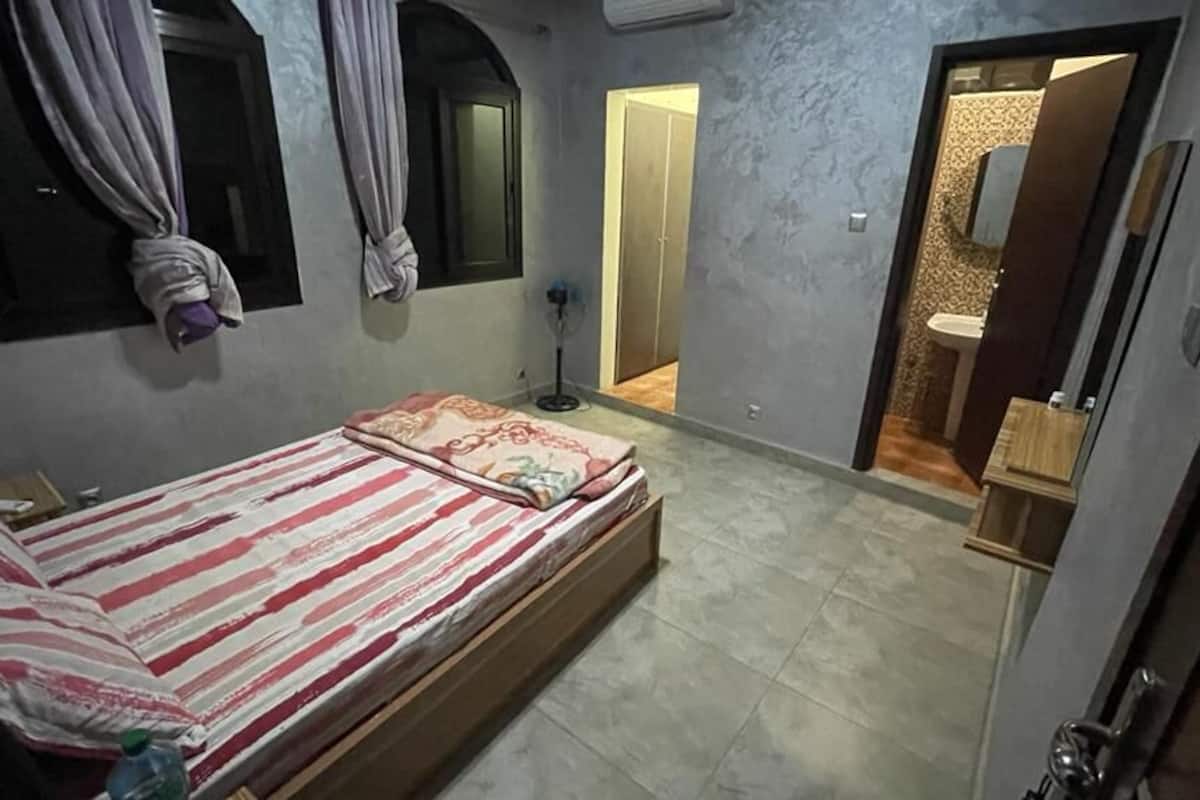 Rumah Mewah | Brankas, tirai kedap cahaya, kedap suara, dan Wi-Fi gratis