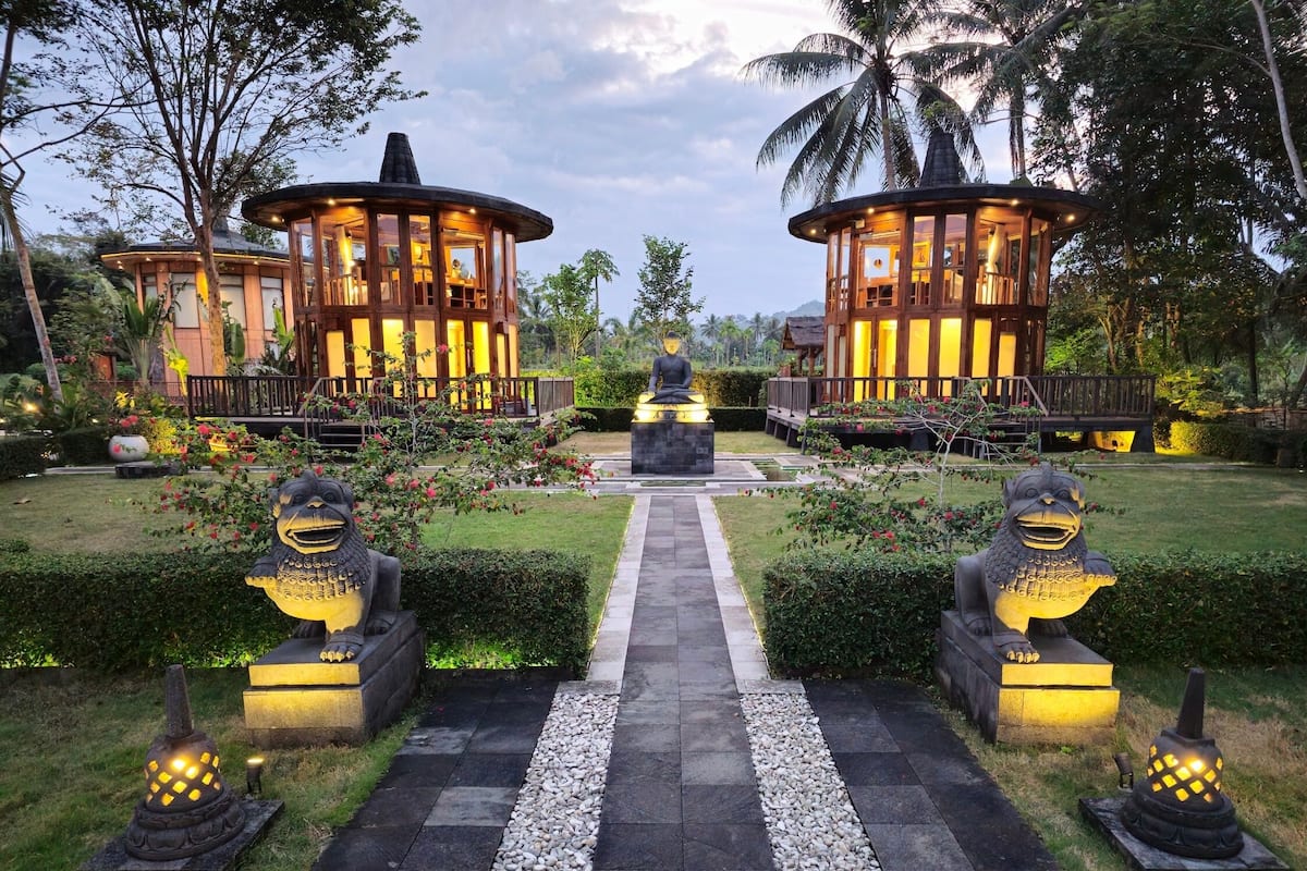 高級寢具、羽絨被、特厚豪華床墊、迷你吧