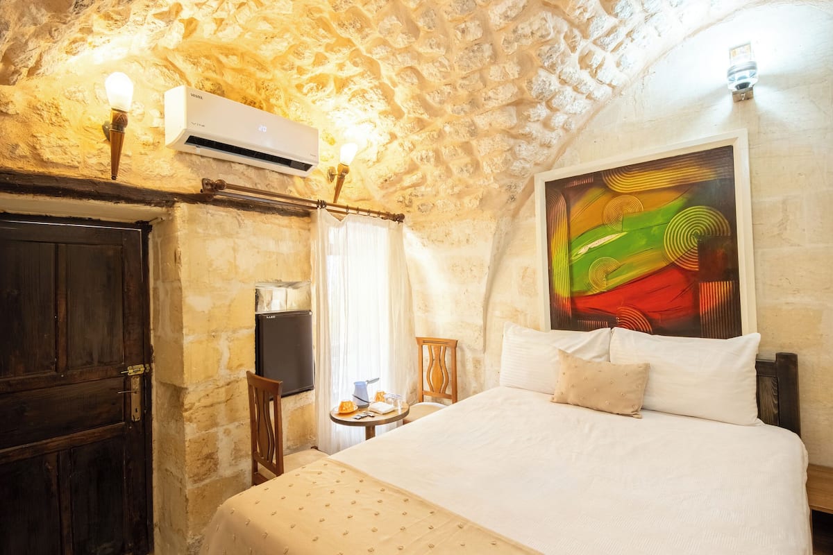 1 bedroom, premium bedding, down duvets, minibar