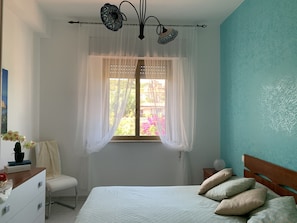 2 soverom, reiseseng for barn, wi-fi (inkludert) og sengetøy