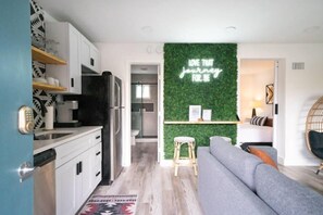 Interior - Cozy Bohemian Condo with Pool by Barclé (Nashville)