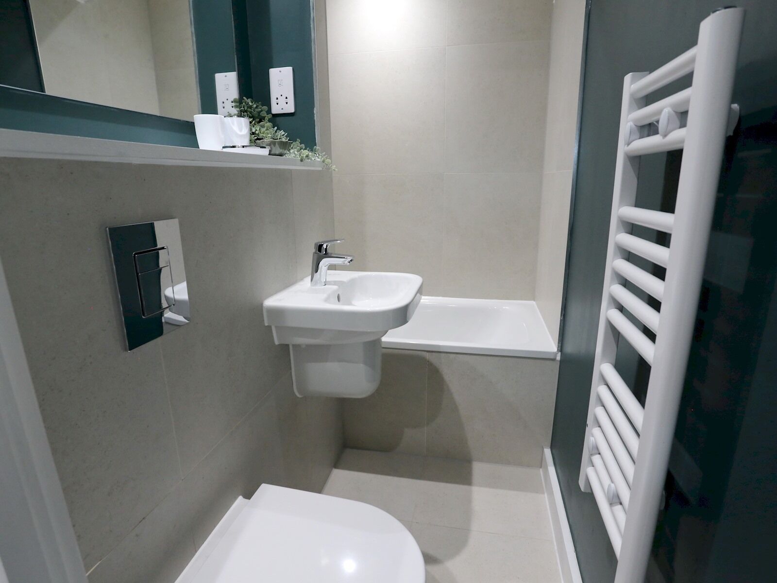 *NEW* Central Modern Apartment | Pass the Keys