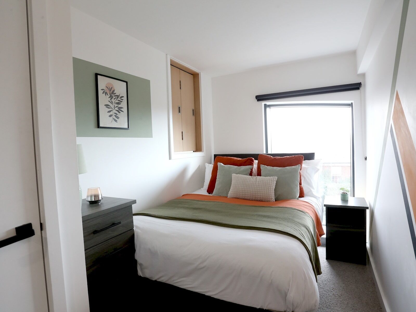 *NEW* Central Modern Apartment | Pass the Keys