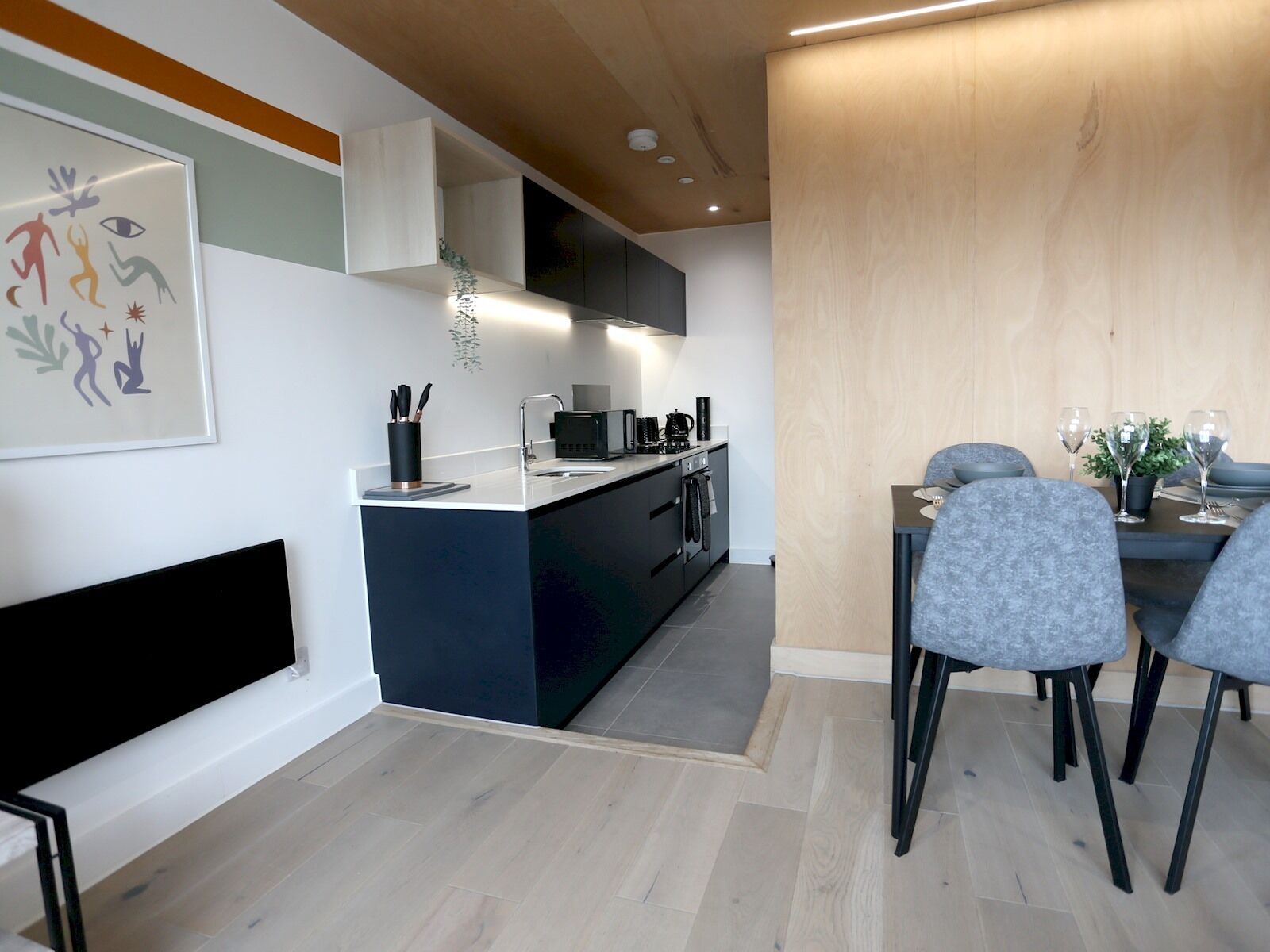 *NEW* Central Modern Apartment | Pass the Keys