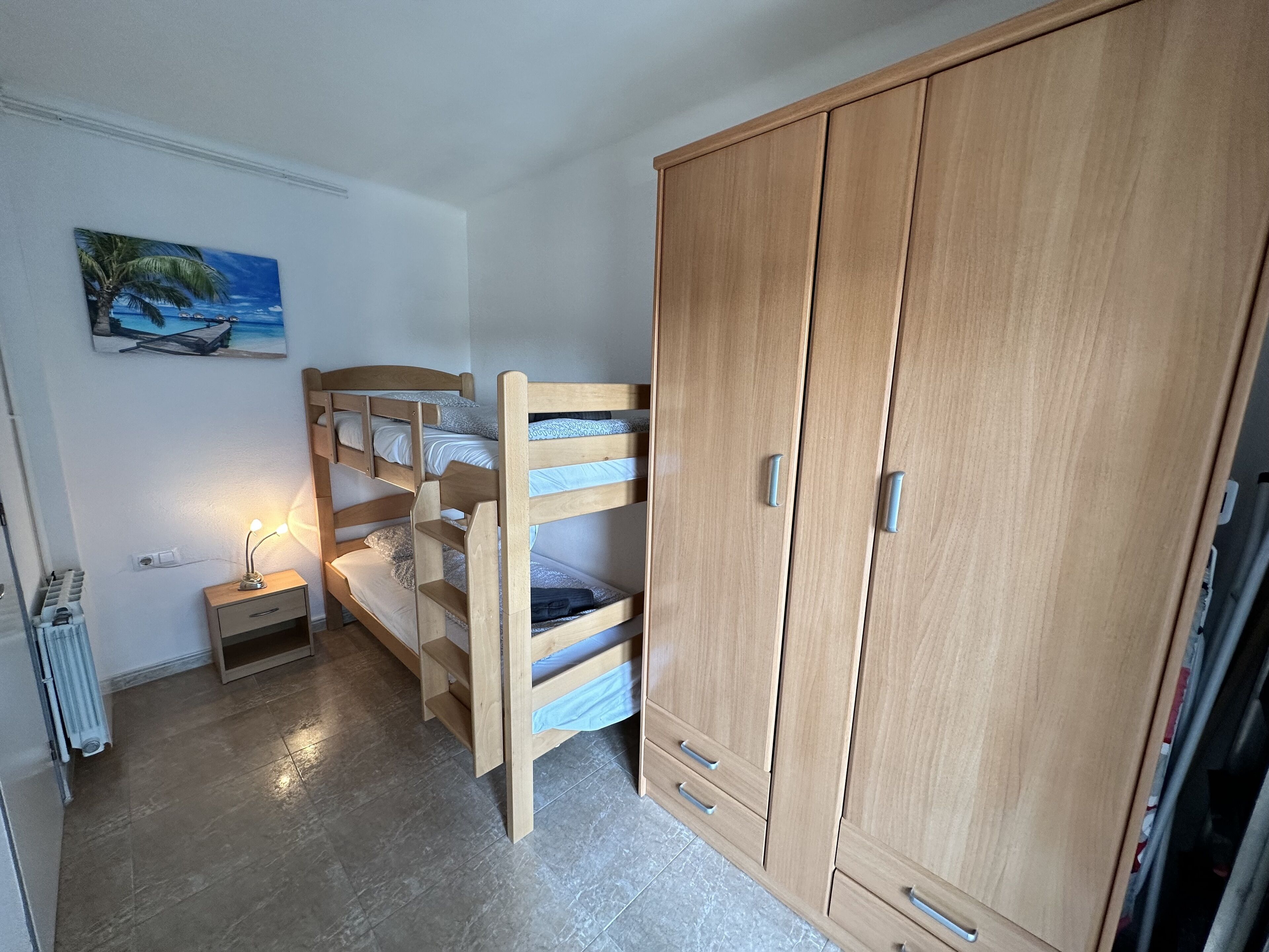 Beach near and friendly apartment, dogs welcome.