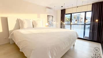Deluxe Apartment, 3 Bedrooms (WYNWOOD LOFT) | Egyptian cotton sheets, premium bedding, down comforters