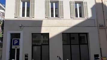 Fachada de la propiedad