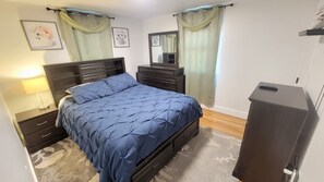4 slaapkamers, een strijkplank/strijkijzer, wifi, beddengoed