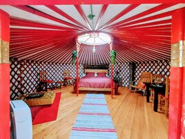 Exclusive Tent | Individually decorated, individually furnished, free WiFi, bed sheets