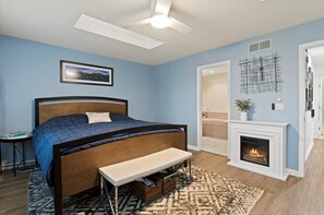 2 soverom, skrivebord, reiseseng for barn og wi-fi (inkludert)