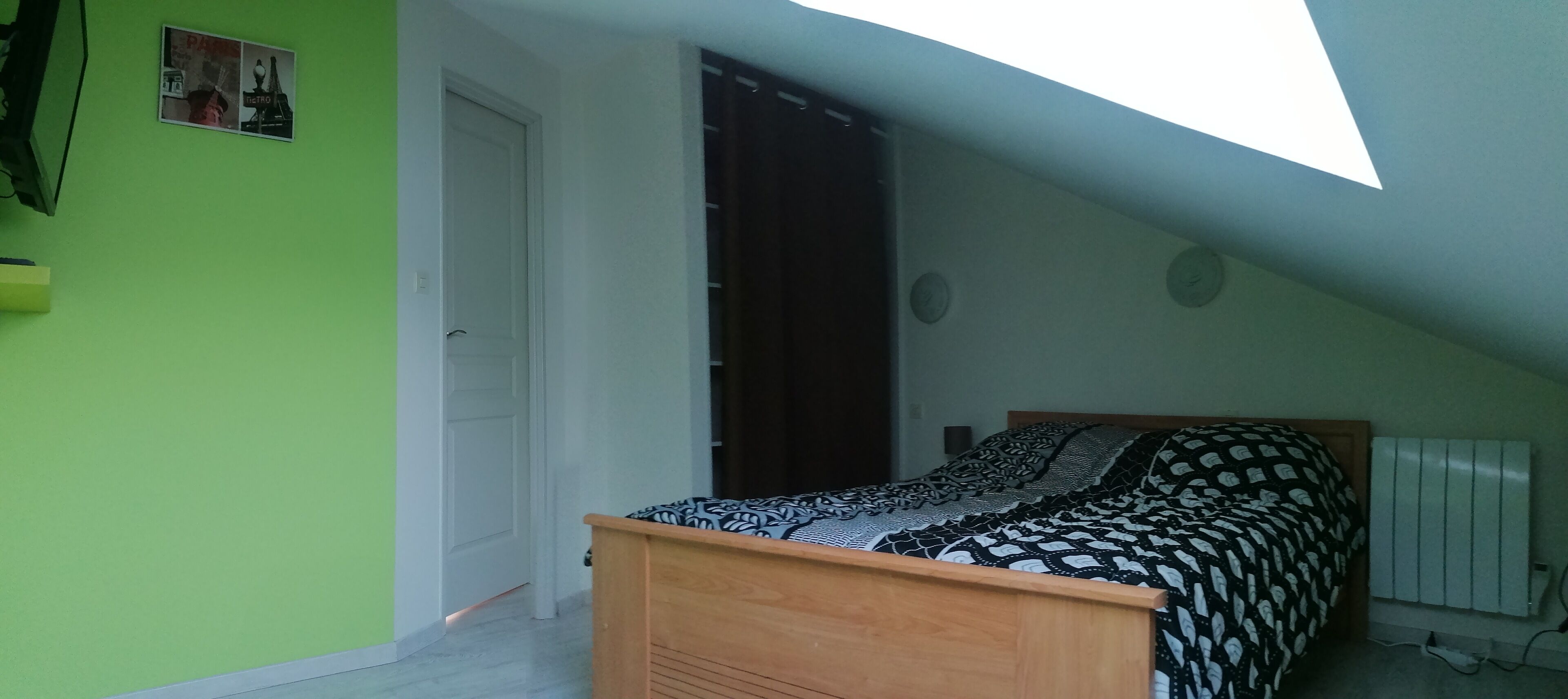 2 habitaciones, tabla de planchar con plancha y cuna de viaje 