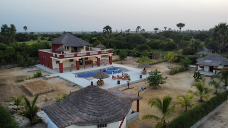 Fachada de la propiedad