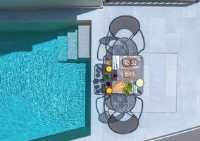 Free daily cooked-to-order breakfast