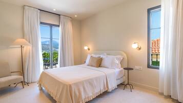 Deluxe Suite, Sea View | Egyptian cotton sheets, premium bedding, down duvets, minibar