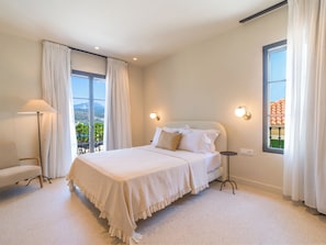 Deluxe Suite, Sea View | Egyptian cotton sheets, premium bedding, down comforters, minibar - Argostoli Essence Suites (Kefalonia)