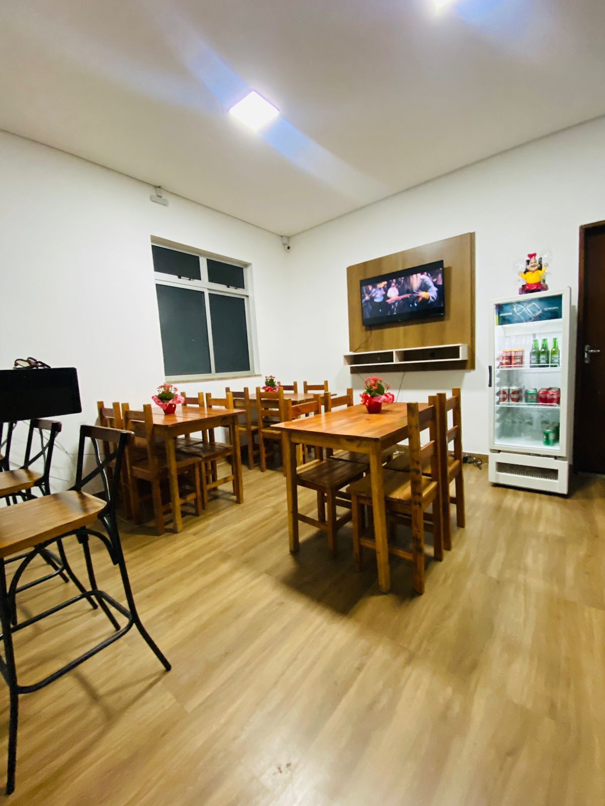 Café da manhã com buffet grátis todos os dias