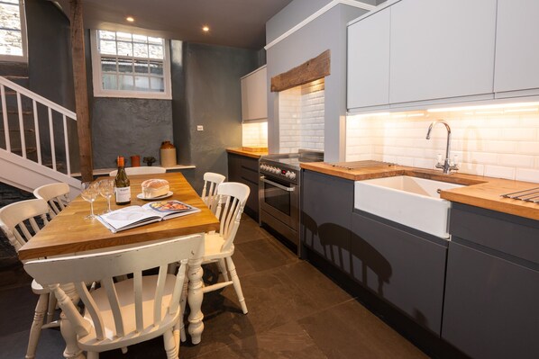 Fridge, oven, dishwasher