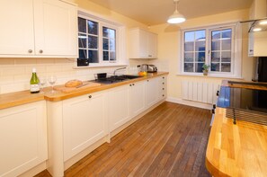 Fridge, oven, dishwasher - Thrang Close, Chapel Stile (Chapel Stile)
