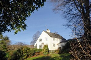 Exterior - Thrang Close, Chapel Stile (Chapel Stile)