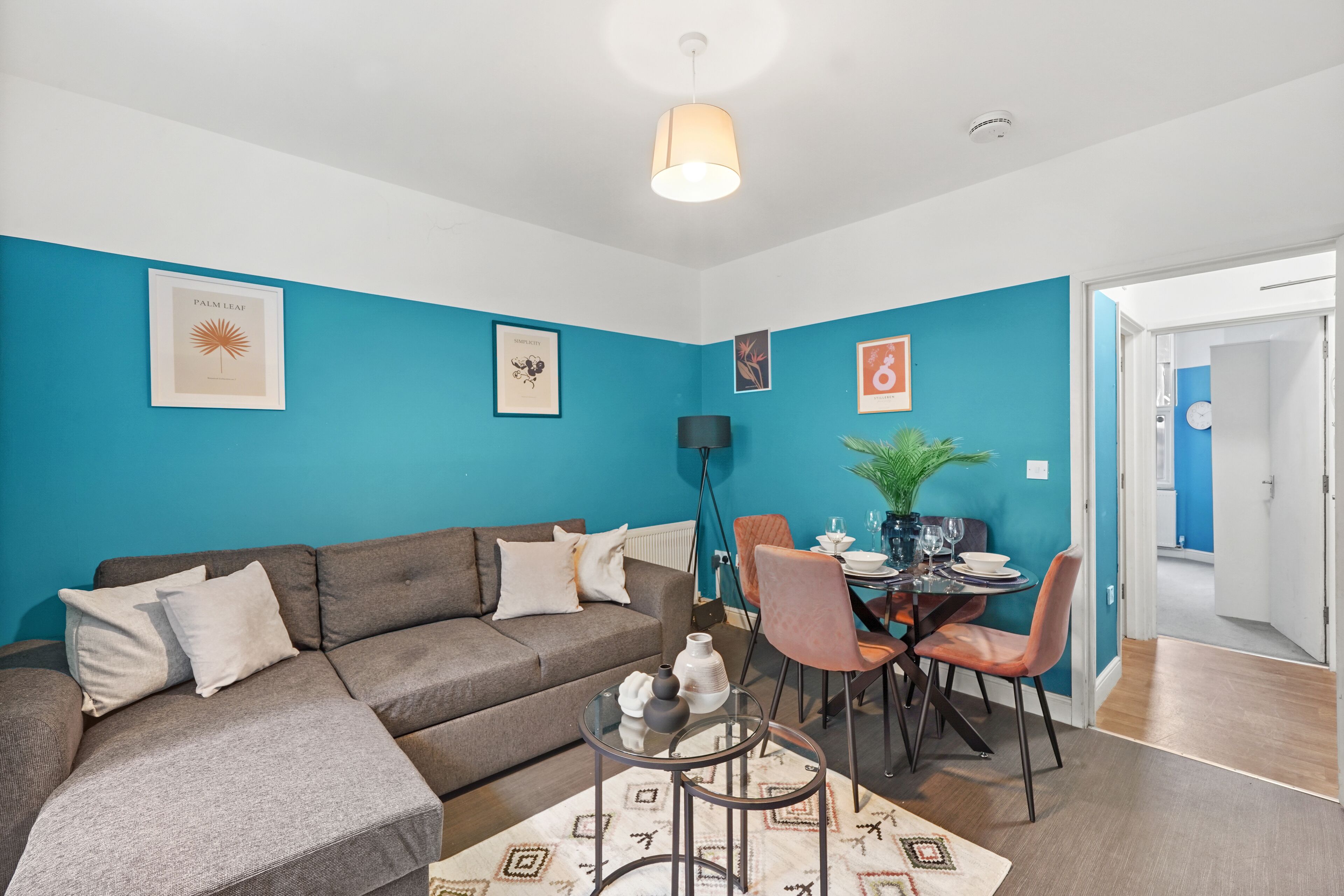 50% OFF - Stylish 2 bed sleeps 6 - Private Terrace