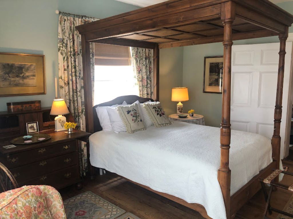 Whole house near Middleburg in Piedmont horse country