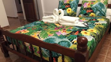 2 bedrooms, iron/ironing board, WiFi, bed sheets