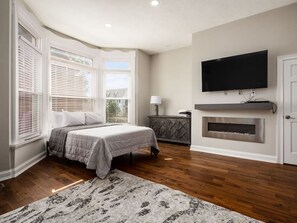 5 habitaciones, tabla de planchar con plancha, wifi y ropa de cama 