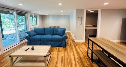 *** Newly Listed Lake House! Sleeps up to 12. Large sandy beach & swim area ***