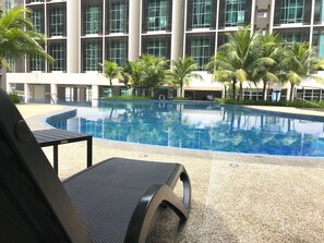 2 piscinas al aire libre, tumbonas