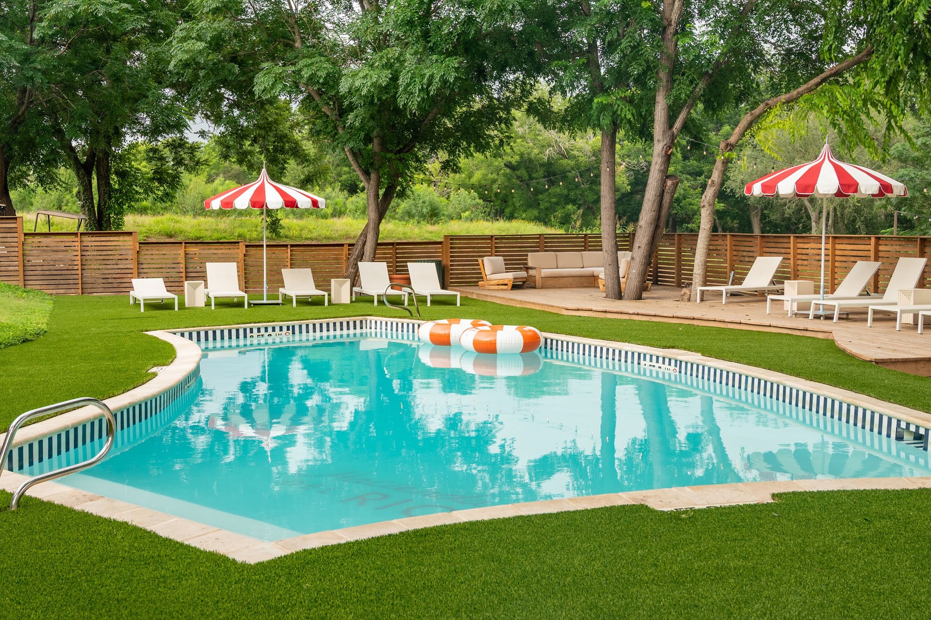 Outdoor pool, pool umbrellas, sun loungers