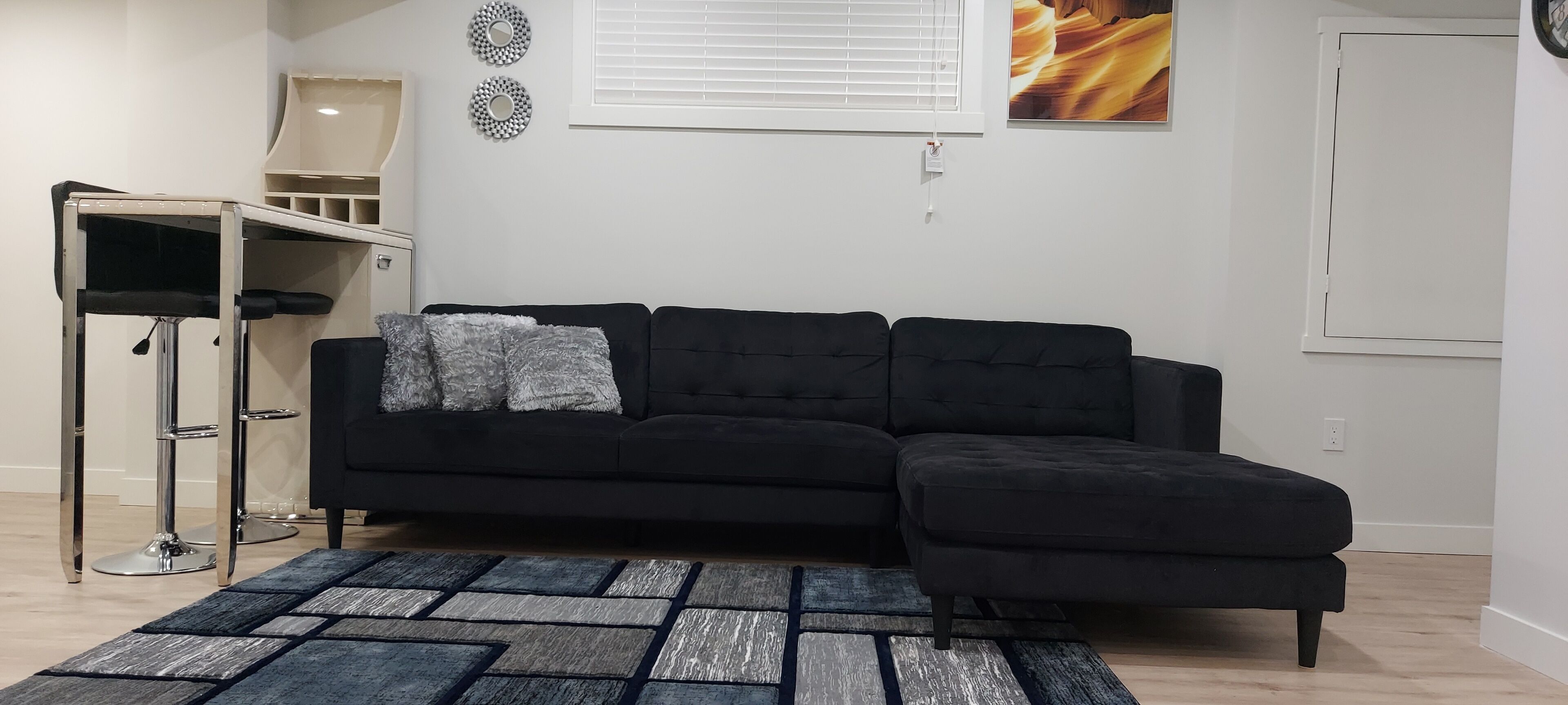 Spacious one bedroom suite in Calgary