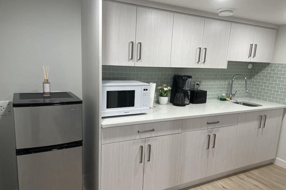 Spacious one bedroom suite in Calgary