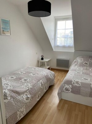 2 Schlafzimmer, Bügeleisen/Bügelbrett, Reisekinderbett, WLAN