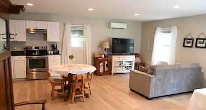 Patriot Point B, an inviting studio apartment