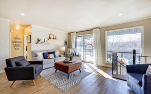 TV, fireplace, table tennis - Deck,Fire Pit & Grill: Grand Lake Lakefront Home (Jay)