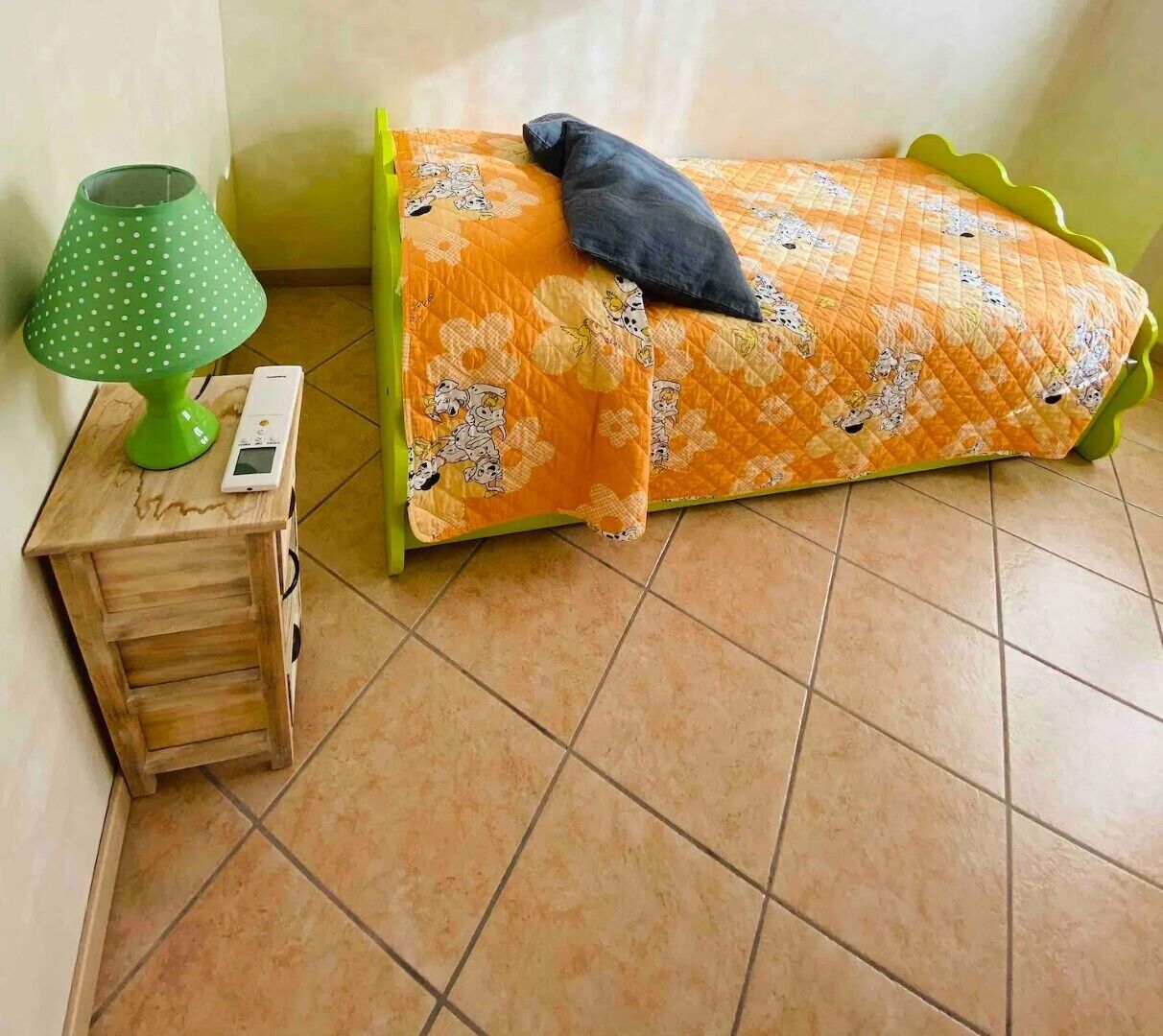 2 室のベッドルーム、アイロン / アイロン台、WiFi (無料)、ベッドシーツ