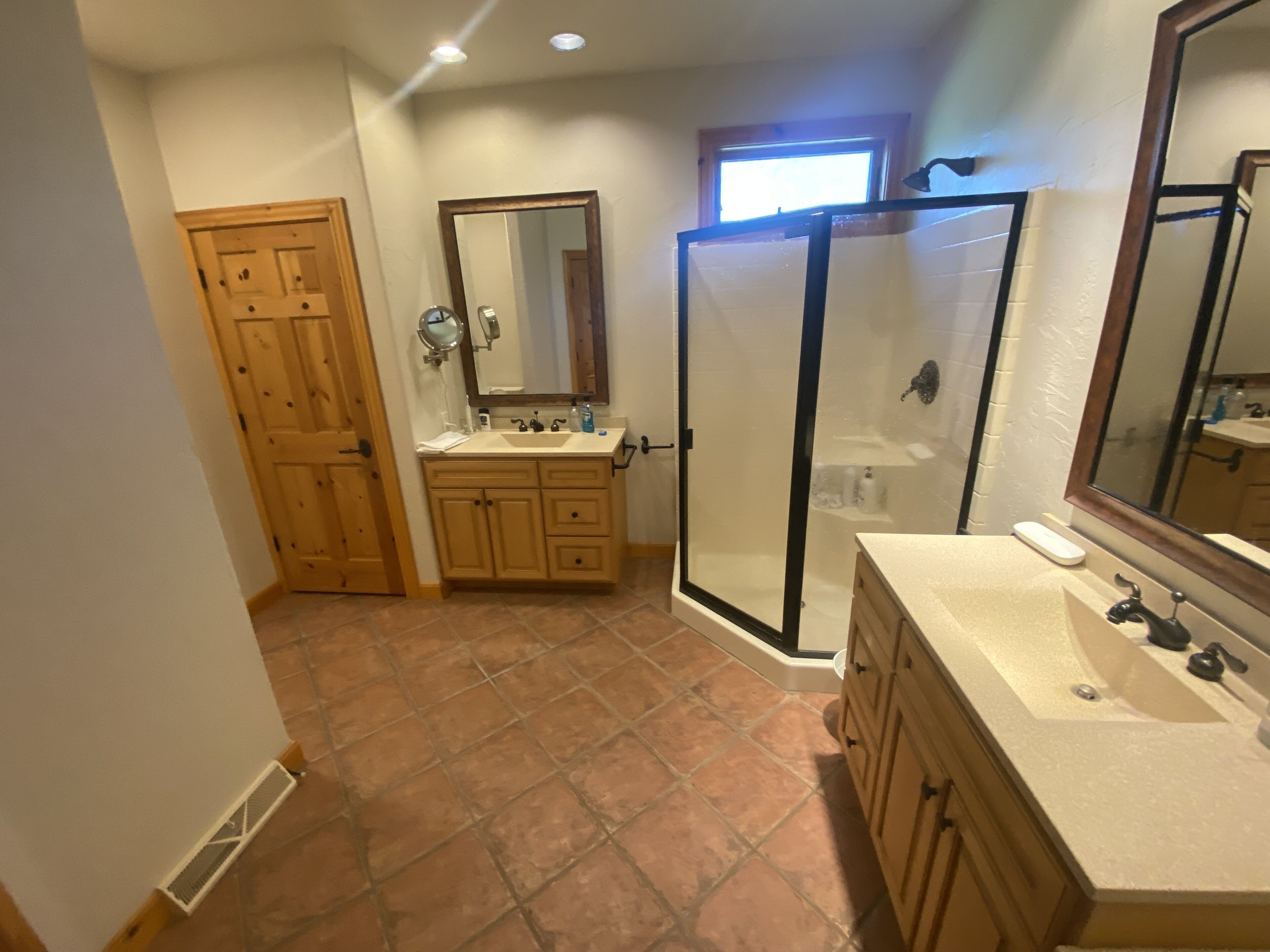 PERFECT ICE FISHING SPOT!!! 
Minimum 5 night stays preferred and requested - 