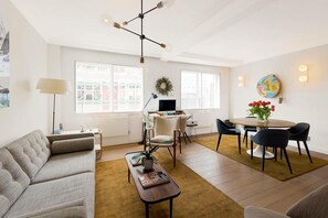 Maison, 2 grands lits | Coin séjour