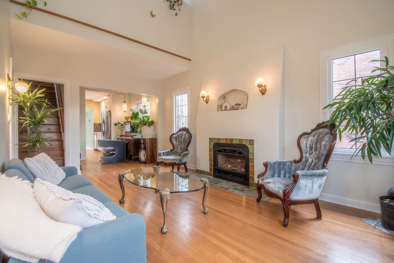 Smart TV, fireplace, DVD player, table football