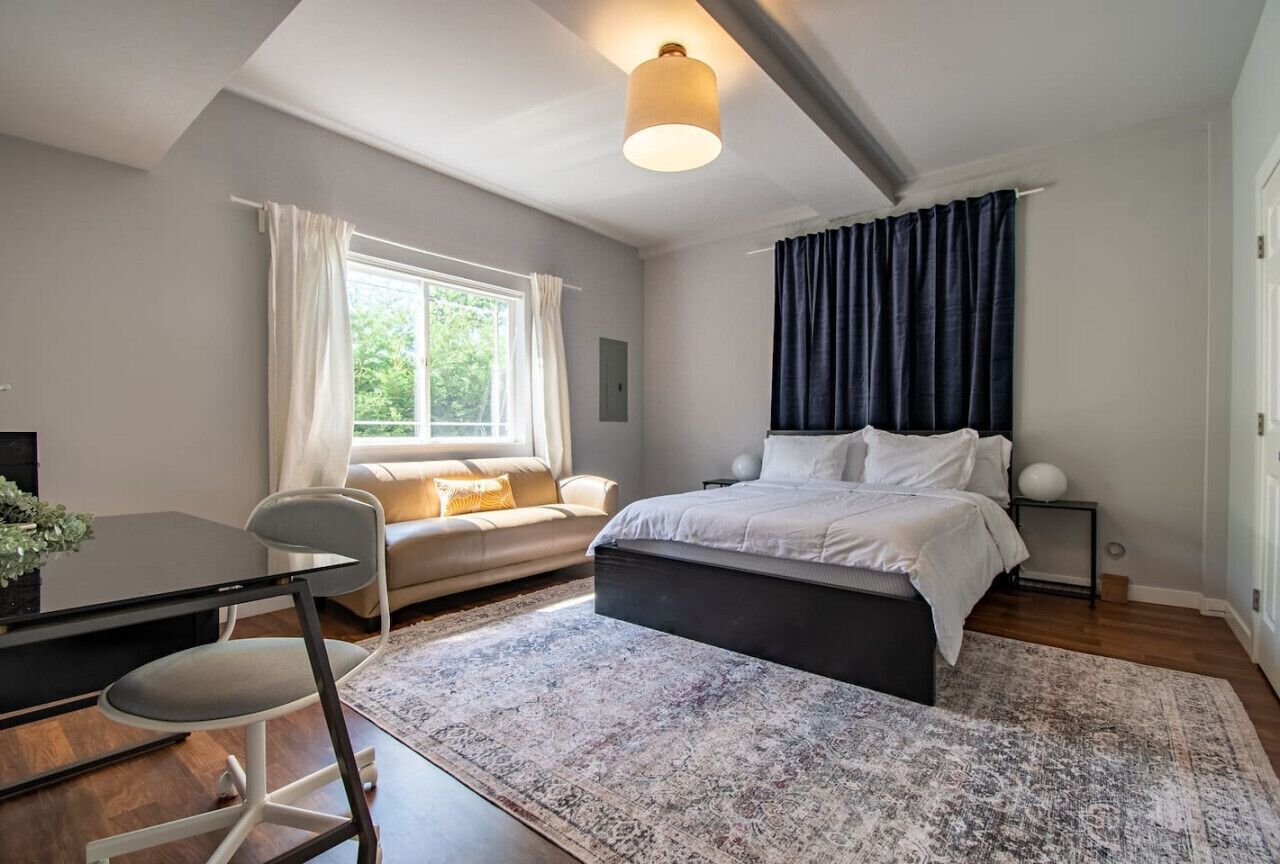 4 bedrooms, desk, travel cot, free WiFi