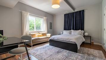 4 bedrooms, desk, travel cot, free WiFi