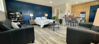 Lake Arbor Studio near Denver, Boulder + Golden