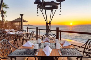 Outdoor dining - Ocean Front Villa! (Cabo San Lucas)